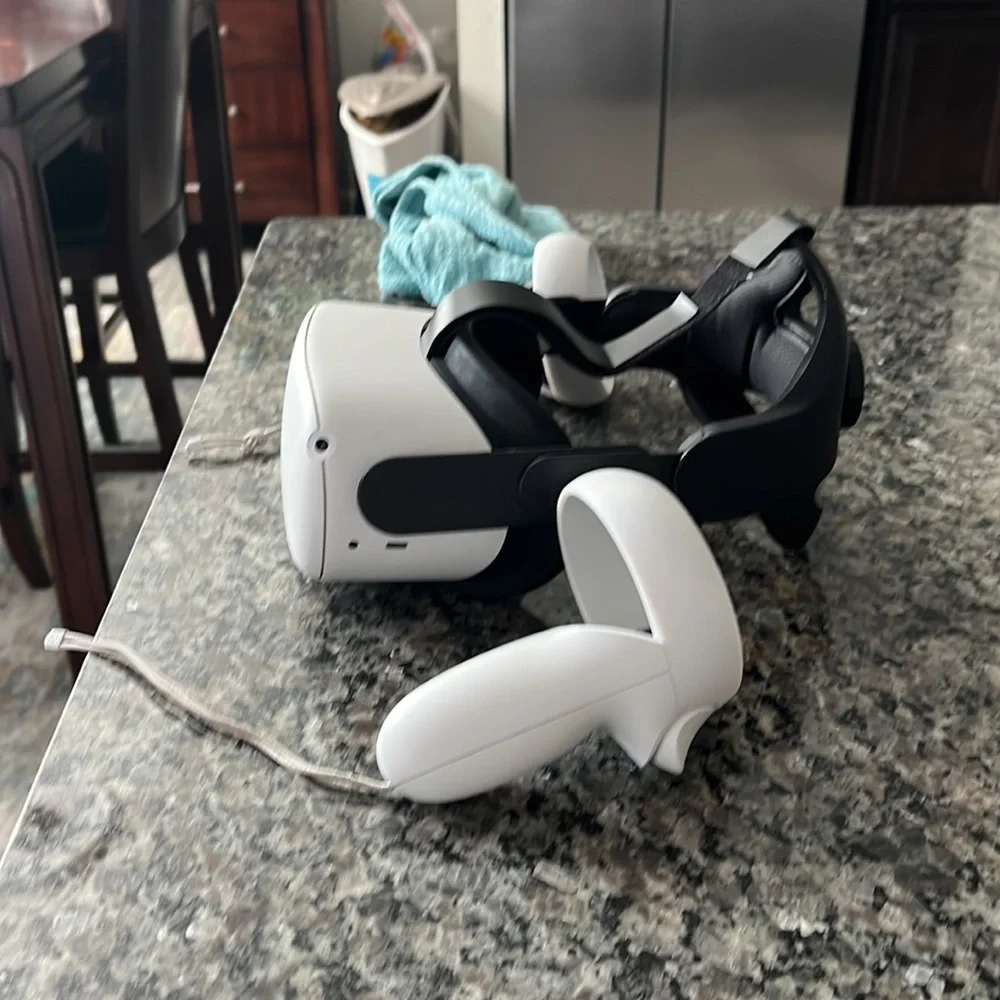 Oculus quest 2 64g, got some scratches and scrapes on controller but perfect